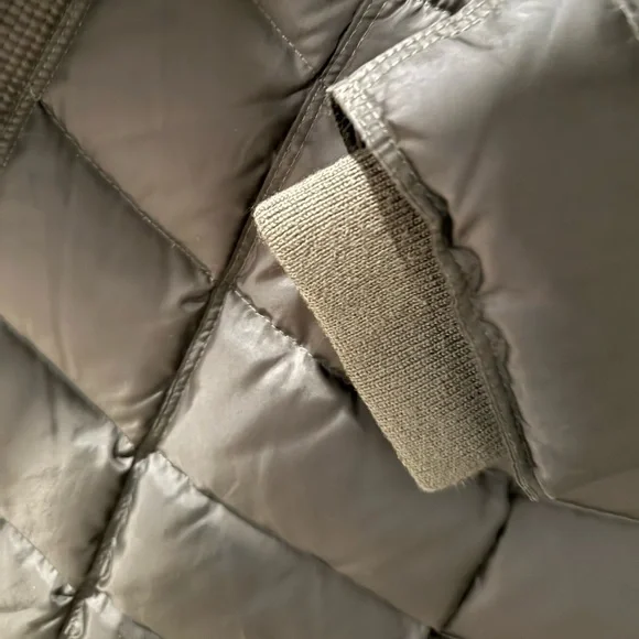 Michael Kors Hooded Puffer Coat - Size Small | Color: Olive Green - Picture 12 of 14